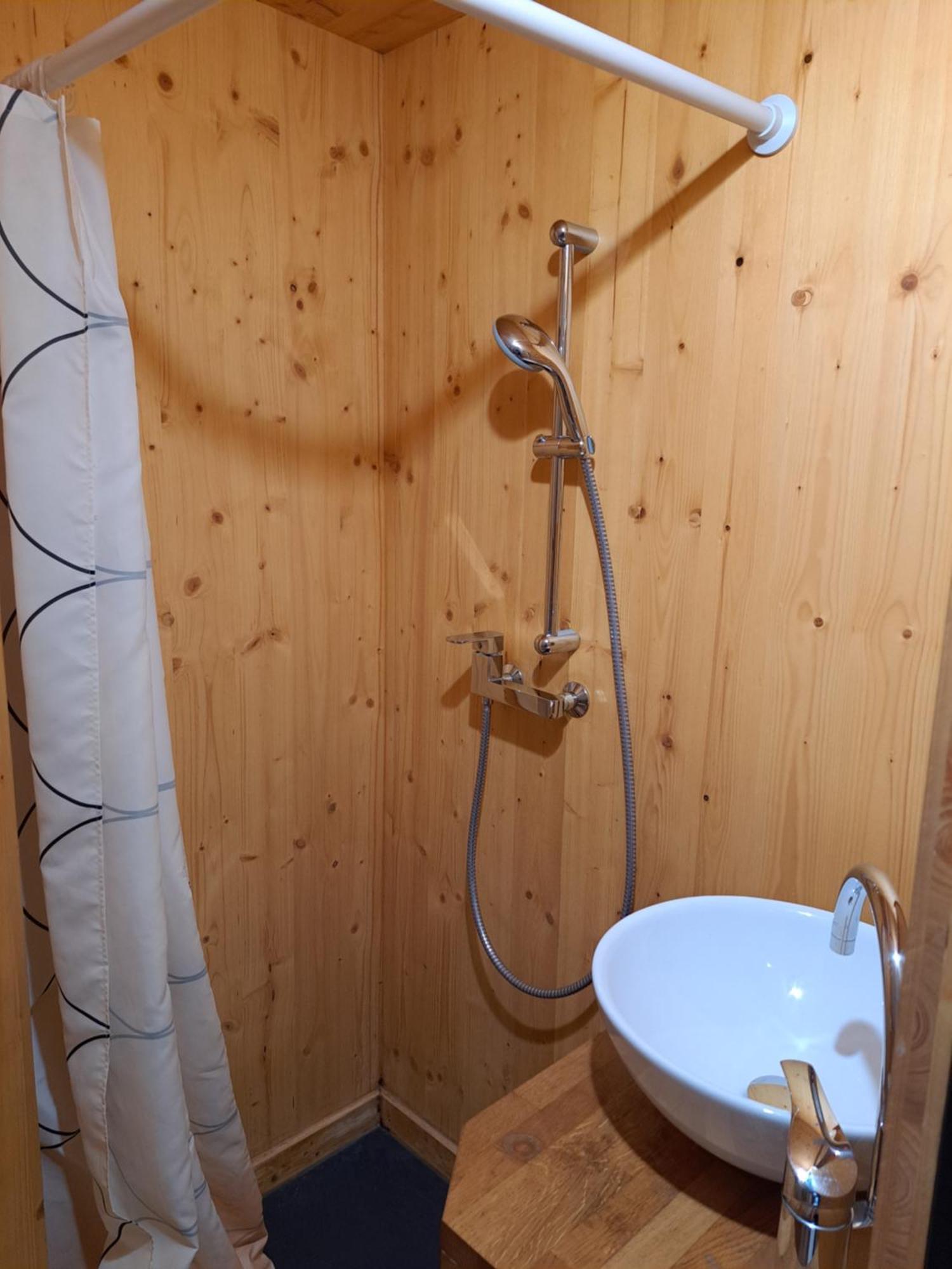 Studio Meuble Proche Conseil Departemental Du Jura Lons-le-Saunier Dış mekan fotoğraf